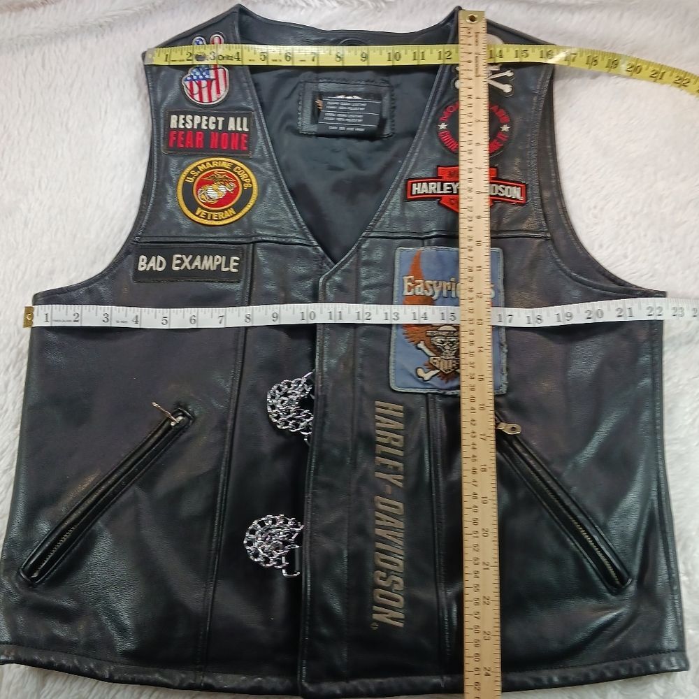 Harley-Davidson Men's Black Leather Biker Vest - Patches & Pins, USMC Veteran L. - Picture 10 of 16